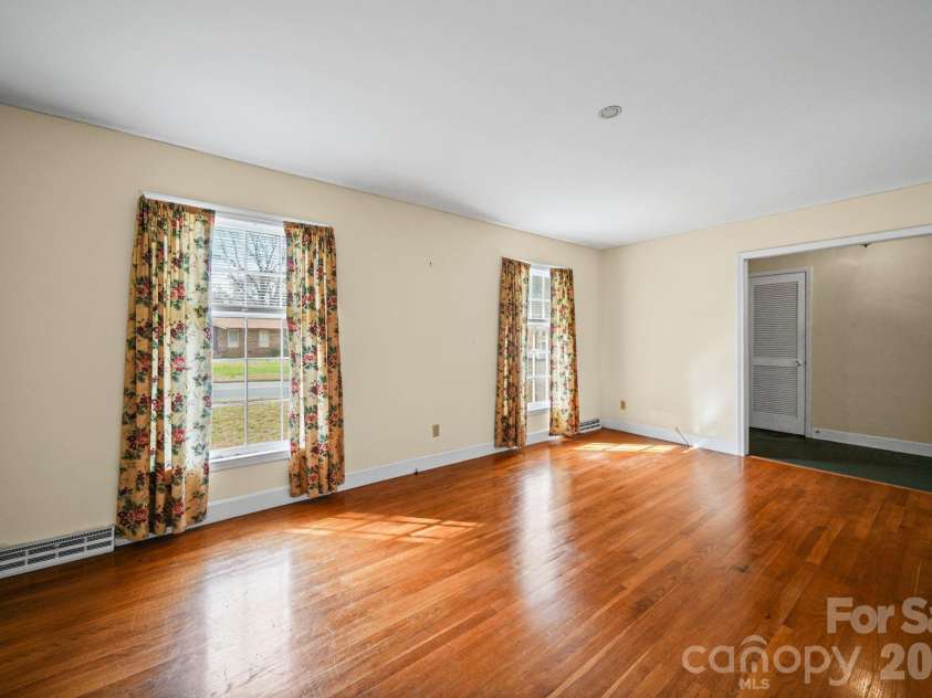 1628 Dixon Road, Gastonia, NC 28054.  MLS# CAR4356293, YatesRealty ID 21093. 