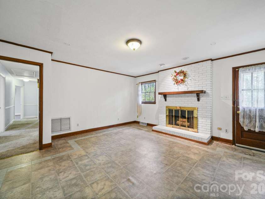 1628 Dixon Road, Gastonia, NC 28054.  MLS# CAR4356293, YatesRealty ID 21093. 