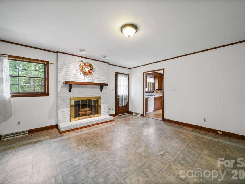 1628 Dixon Road, Gastonia, NC 28054.  MLS# CAR4356293, YatesRealty ID 21093. 