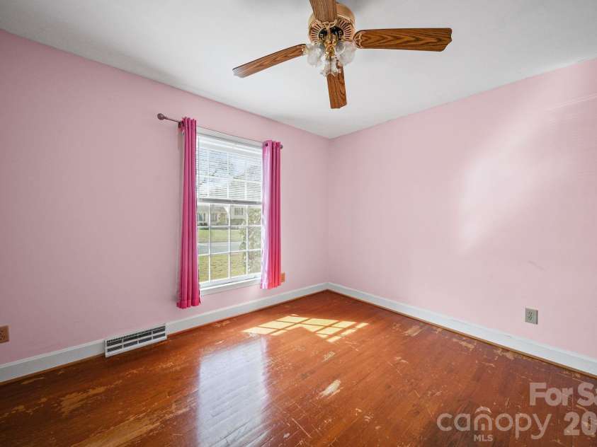 1628 Dixon Road, Gastonia, NC 28054.  MLS# CAR4356293, YatesRealty ID 21093. 