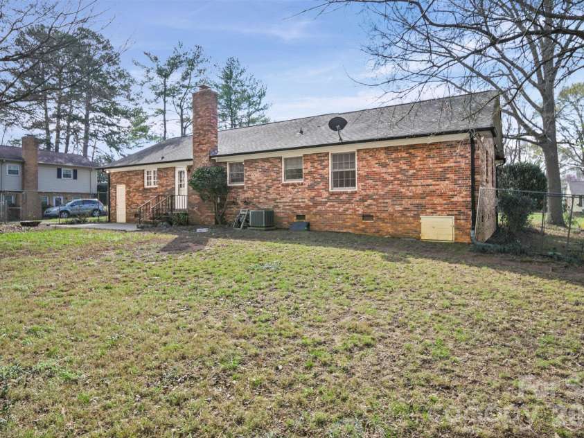 1628 Dixon Road, Gastonia, NC 28054.  MLS# CAR4356293, YatesRealty ID 21093. 