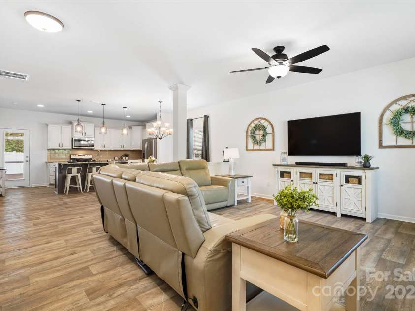 5069 Thomasville Drive, Belmont, NC 28012.  MLS# CAR4270837, YatesRealty ID 21093. 