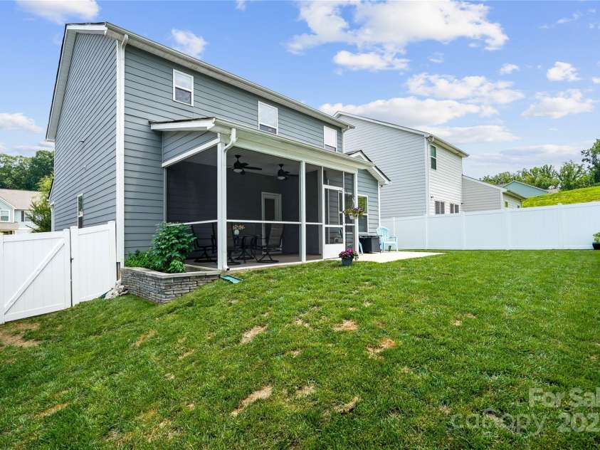 5069 Thomasville Drive, Belmont, NC 28012.  MLS# CAR4270837, YatesRealty ID 21093. 