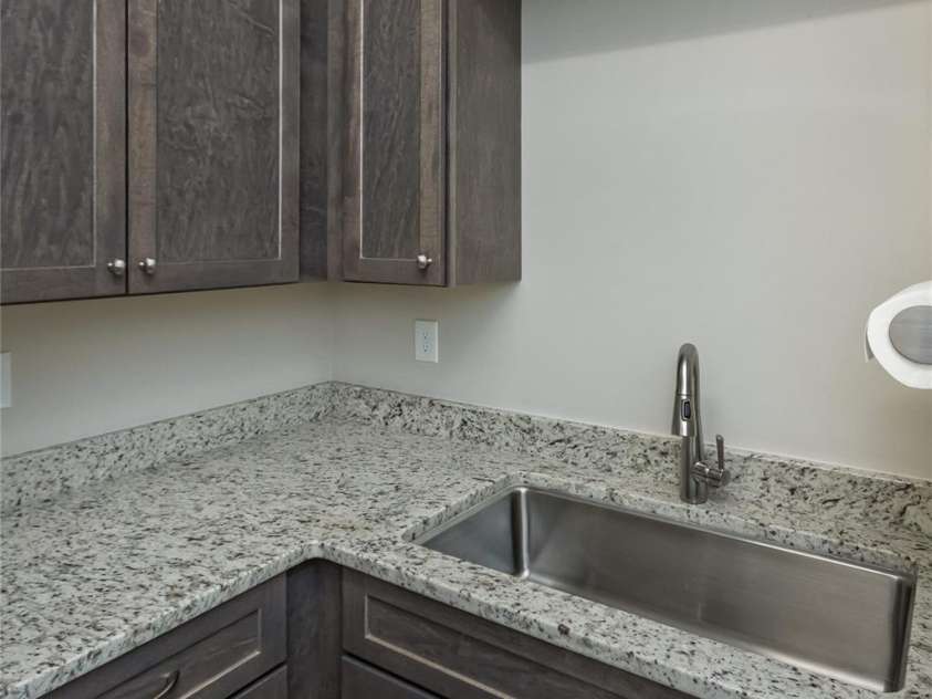 96 Copper Valley Lane, Hendersonville, NC 28739.  MLS# CAR4376477, YatesRealty ID 21094. Spacious Laundry/Mudroom