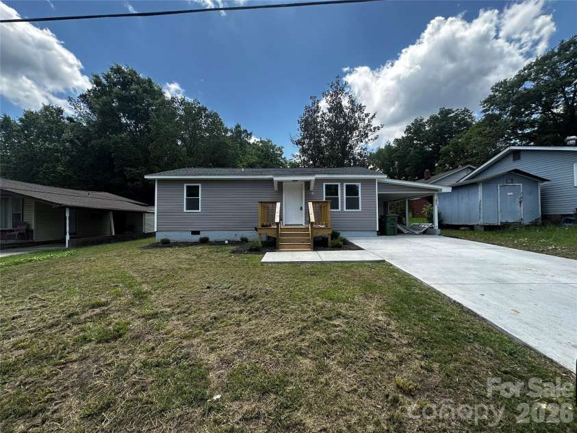 801 Calhoun Street, Lancaster, SC 29720.  MLS# CAR4265445, YatesRealty ID 21095. 