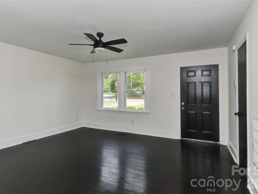 961 Clanton Road, Charlotte, NC 28217.  MLS# CAR4366578, YatesRealty ID 21096. 