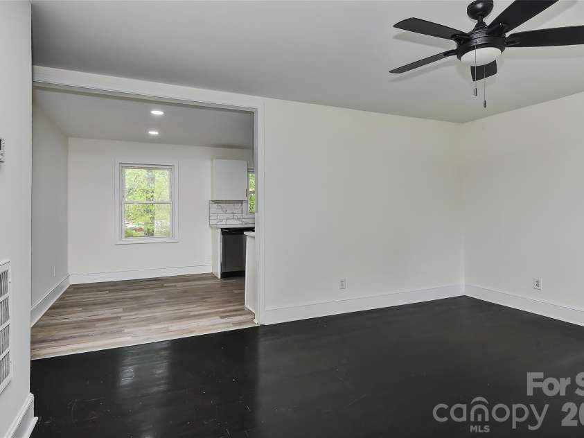 961 Clanton Road, Charlotte, NC 28217.  MLS# CAR4366578, YatesRealty ID 21096. 