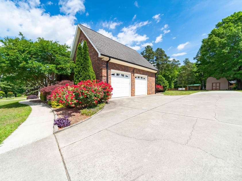 1021 Mallard Landing Drive, Monroe, NC 28110.  MLS# CAR4255703, YatesRealty ID 21098. 