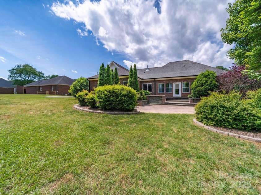 1021 Mallard Landing Drive, Monroe, NC 28110.  MLS# CAR4255703, YatesRealty ID 21098. 