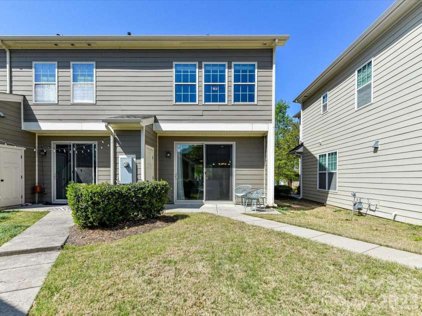 2718 Tranquil Oak Place, Charlotte, NC 28206.  MLS# CAR4362826, YatesRealty ID 21098. Back yard