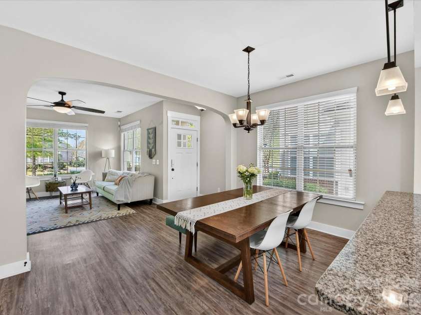 2718 Tranquil Oak Place, Charlotte, NC 28206.  MLS# CAR4362826, YatesRealty ID 21098. Dining area