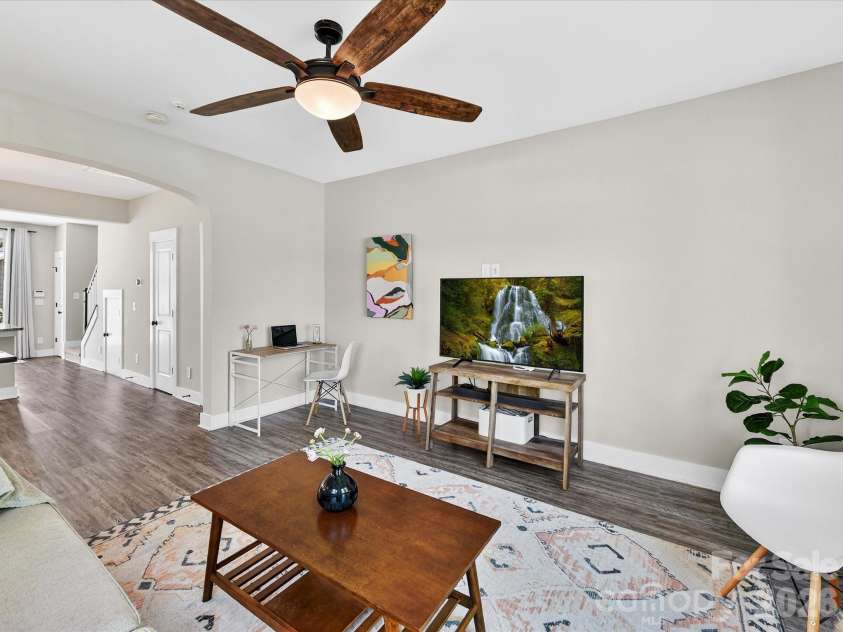 2718 Tranquil Oak Place, Charlotte, NC 28206.  MLS# CAR4362826, YatesRealty ID 21098. Living room