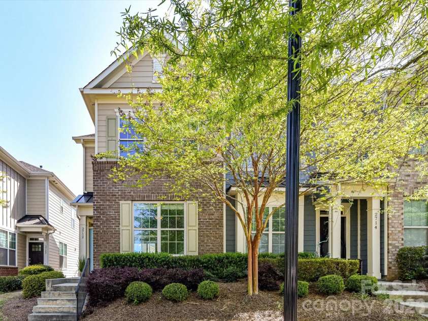 2718 Tranquil Oak Place, Charlotte, NC 28206.  MLS# CAR4362826, YatesRealty ID 21098. Welcome home!