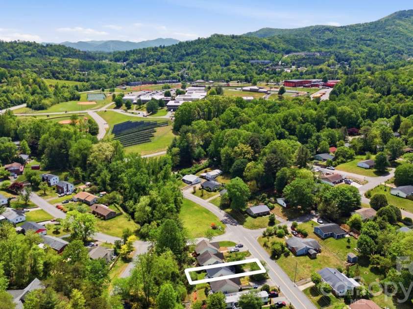 77 Lees Creek Road, Asheville, NC 28806.  MLS# CAR4377048, YatesRealty ID 21099. 