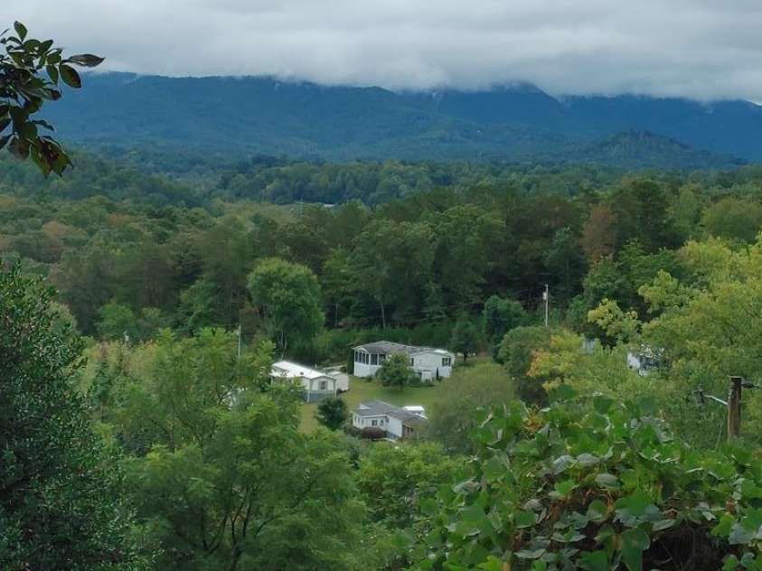 113 Courtney Marie Drive, Franklin, NC 28734.  MLS# CAR4185500, YatesRealty ID 211. 