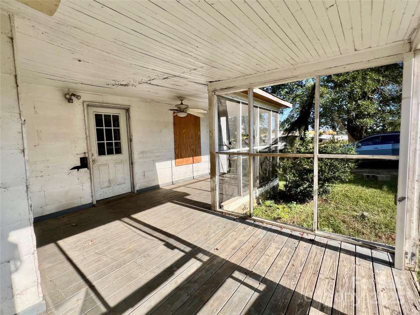 407 Chester Avenue, Great Falls, SC 29055.  MLS# CAR4314272, YatesRealty ID 211. 