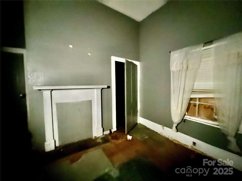 407 Chester Avenue, Great Falls, SC 29055.  MLS# CAR4314272, YatesRealty ID 211. 