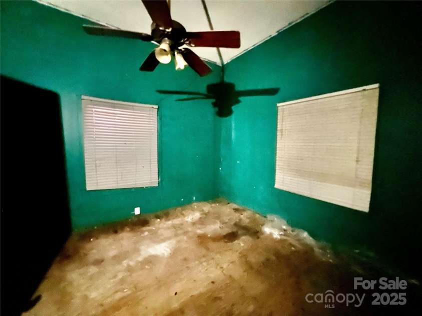 407 Chester Avenue, Great Falls, SC 29055.  MLS# CAR4314272, YatesRealty ID 211. 