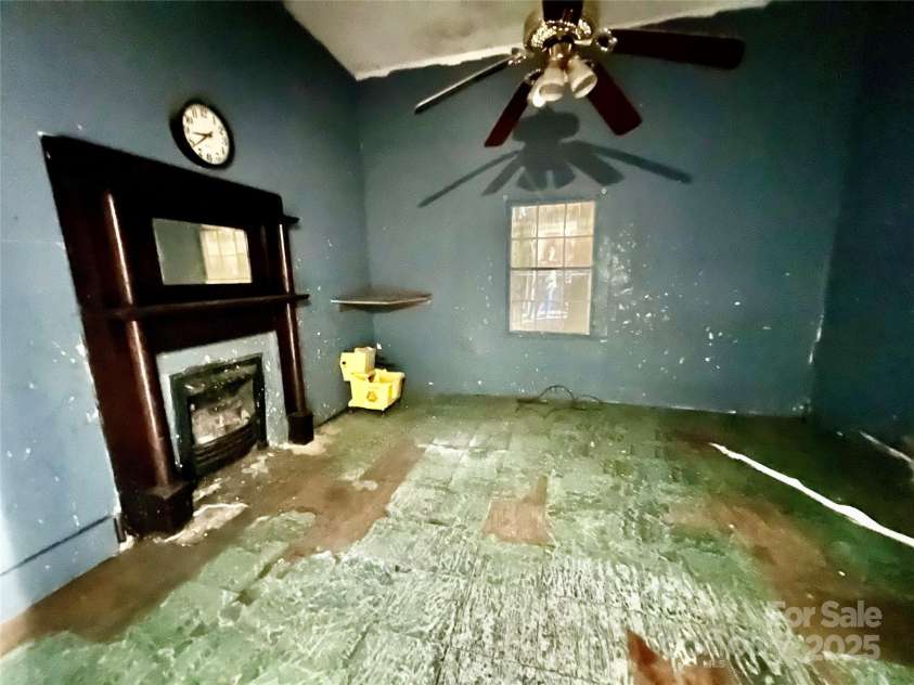 407 Chester Avenue, Great Falls, SC 29055.  MLS# CAR4314272, YatesRealty ID 211. 