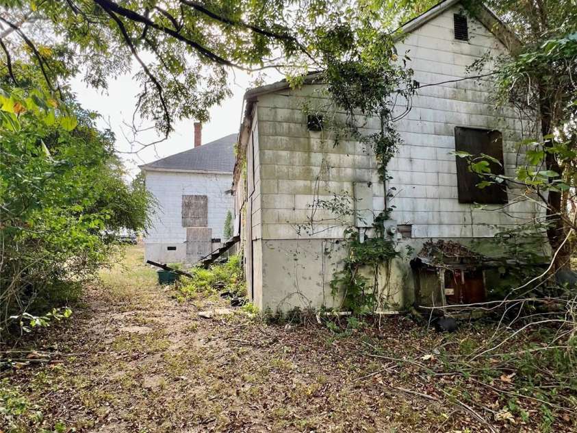 407 Chester Avenue, Great Falls, SC 29055.  MLS# CAR4314272, YatesRealty ID 211. 