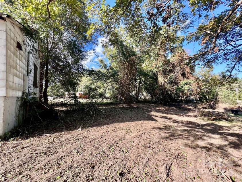 407 Chester Avenue, Great Falls, SC 29055.  MLS# CAR4314272, YatesRealty ID 211. 