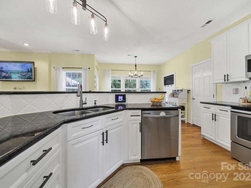 488 Saint George Road, Fort Mill, SC 29708.  MLS# CAR4268825, YatesRealty ID 21100. 