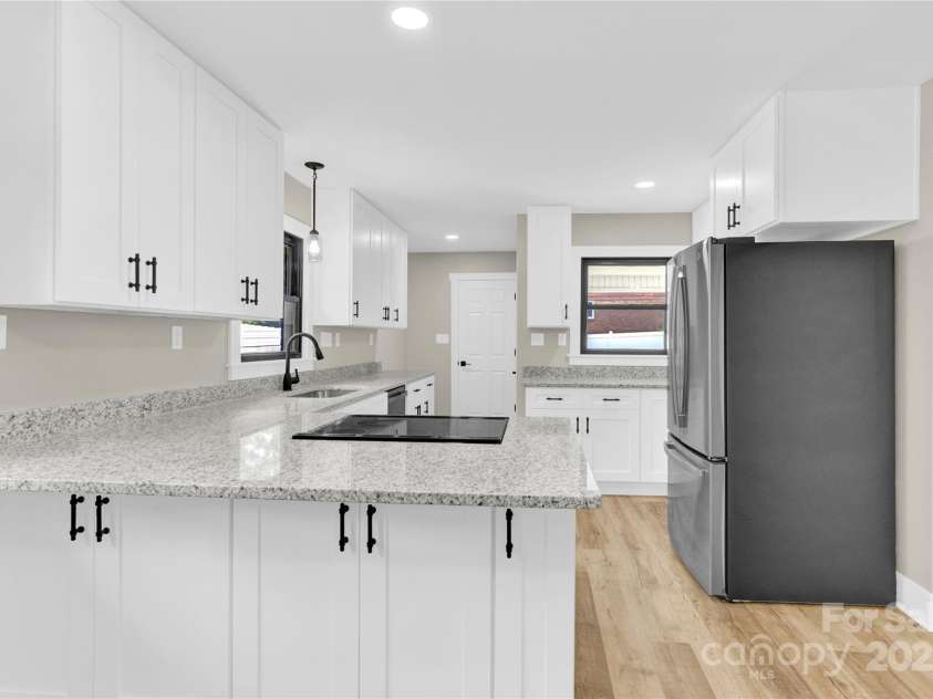 2323 Brookwood Road, Lincolnton, NC 28092.  MLS# CAR4267880, YatesRealty ID 21101. Kitchen