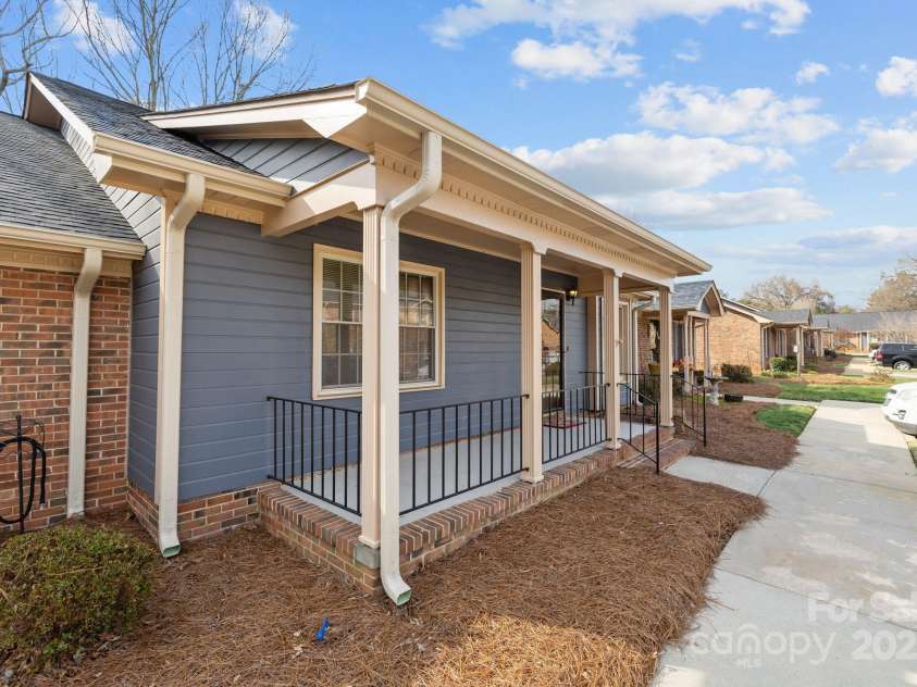 234 Pointe Circle, Rock Hill, SC 29732.  MLS# CAR4232154, YatesRealty ID 21102. 
