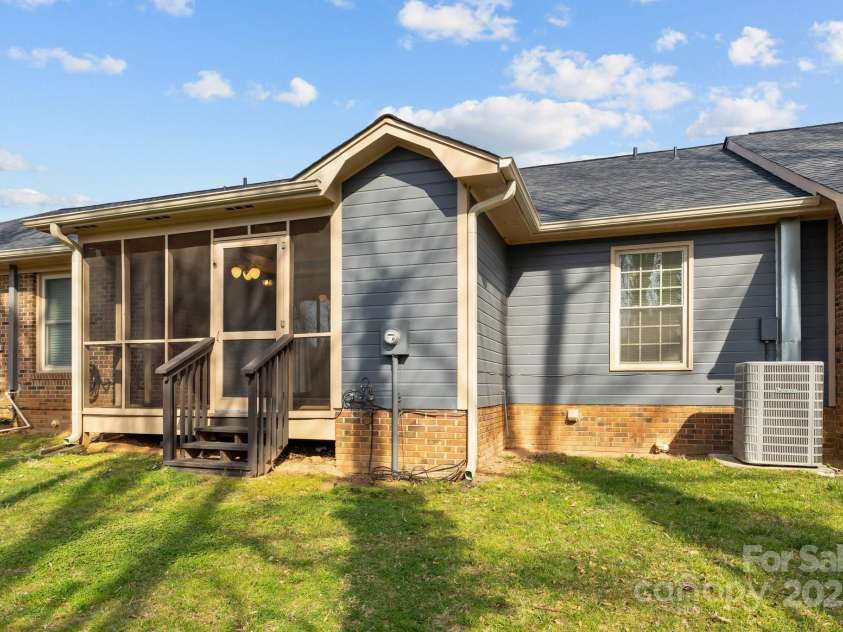 234 Pointe Circle, Rock Hill, SC 29732.  MLS# CAR4232154, YatesRealty ID 21102. 