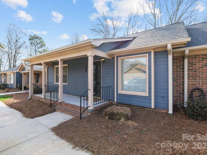 234 Pointe Circle, Rock Hill, SC 29732.  MLS# CAR4232154, YatesRealty ID 21102. 
