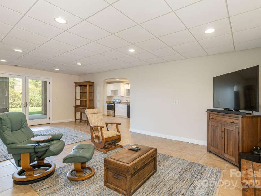 28 Tudor Crescent Court, Hendersonville, NC 28739.  MLS# CAR4255381, YatesRealty ID 21103. 