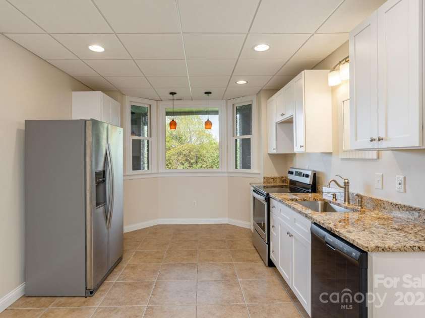 28 Tudor Crescent Court, Hendersonville, NC 28739.  MLS# CAR4255381, YatesRealty ID 21103. 