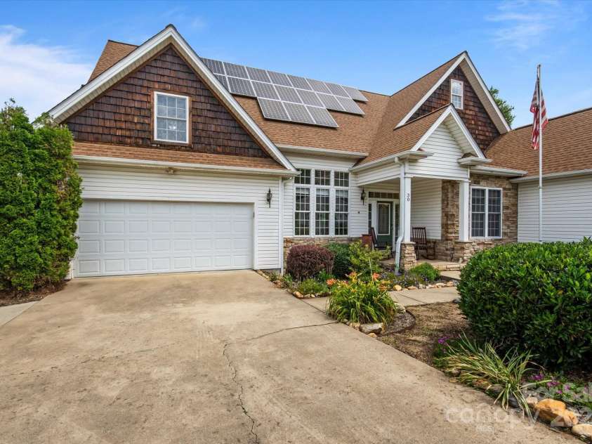 30 Linn Garden Lane, Swannanoa, NC 28778.  MLS# CAR4268908, YatesRealty ID 21104. 