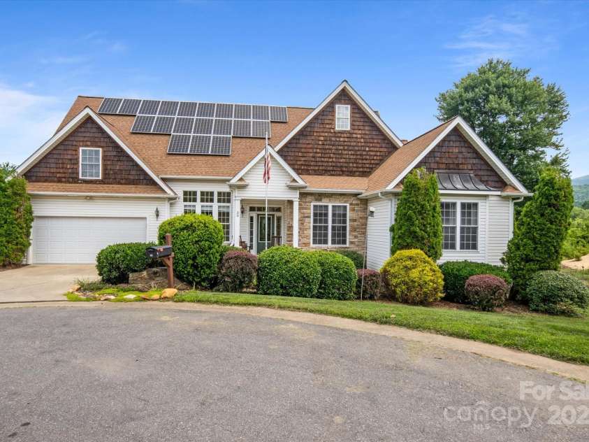 30 Linn Garden Lane, Swannanoa, NC 28778.  MLS# CAR4268908, YatesRealty ID 21104. 