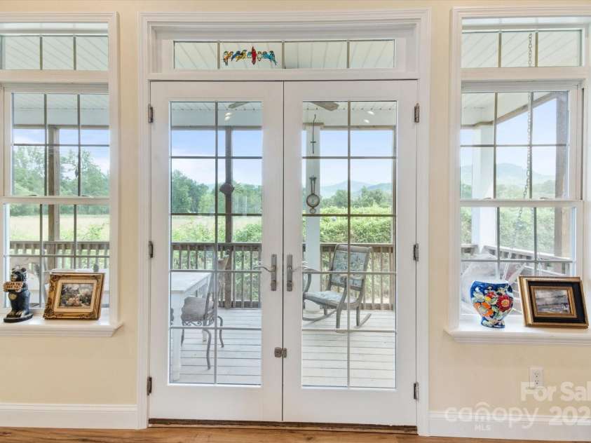 30 Linn Garden Lane, Swannanoa, NC 28778.  MLS# CAR4268908, YatesRealty ID 21104. 