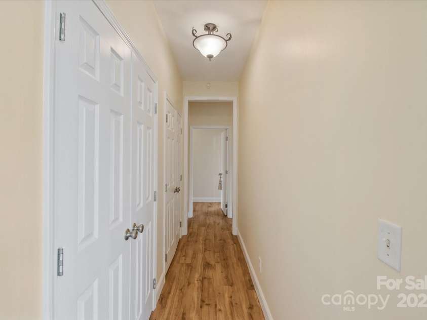 30 Linn Garden Lane, Swannanoa, NC 28778.  MLS# CAR4268908, YatesRealty ID 21104. 
