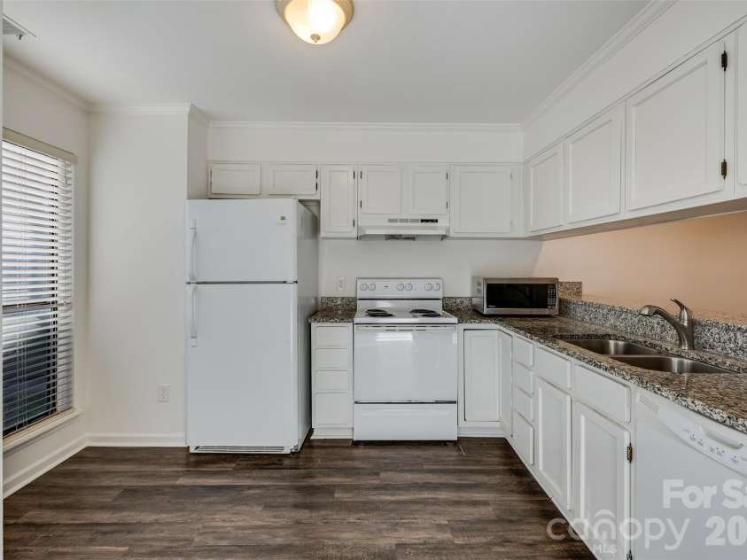 11020 Carmel Crossing Road, Charlotte, NC 28226.  MLS# CAR4355122, YatesRealty ID 21105. 