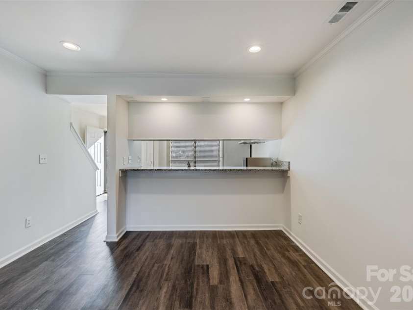 11020 Carmel Crossing Road, Charlotte, NC 28226.  MLS# CAR4355122, YatesRealty ID 21105. 