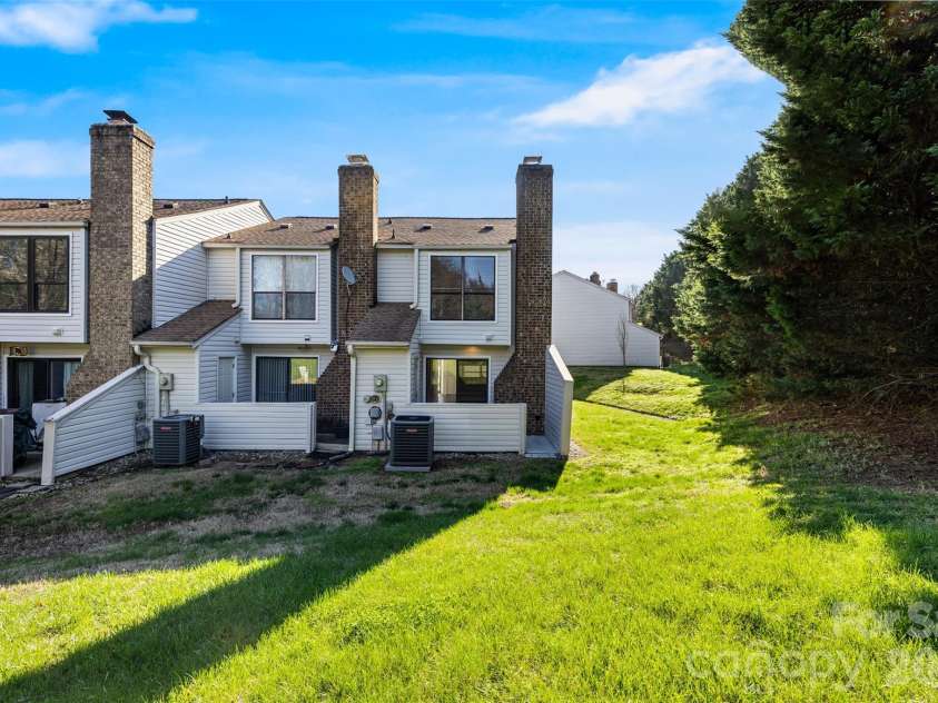 11020 Carmel Crossing Road, Charlotte, NC 28226.  MLS# CAR4355122, YatesRealty ID 21105. 