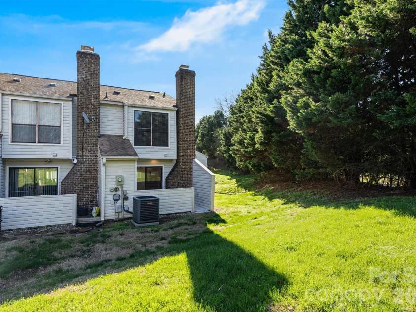 11020 Carmel Crossing Road, Charlotte, NC 28226.  MLS# CAR4355122, YatesRealty ID 21105. 