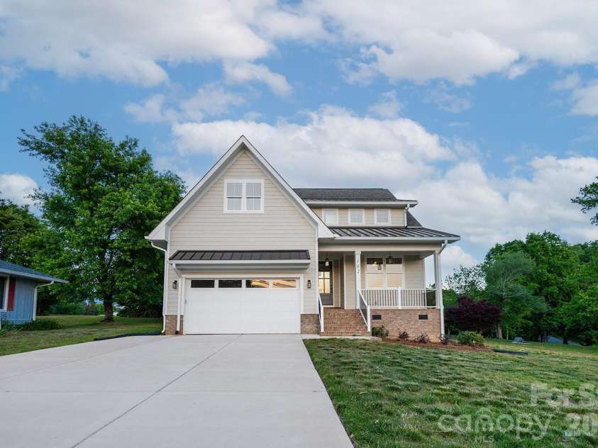 102 Starmount Drive, Kings Mountain, NC 28086.  MLS# CAR4376237, YatesRealty ID 21107. 