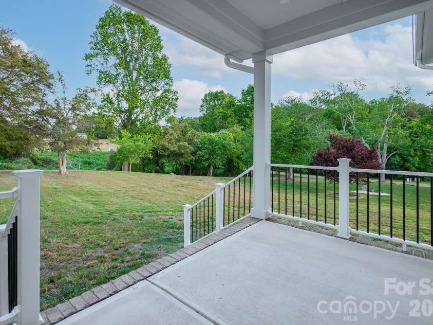 102 Starmount Drive, Kings Mountain, NC 28086.  MLS# CAR4376237, YatesRealty ID 21107. 