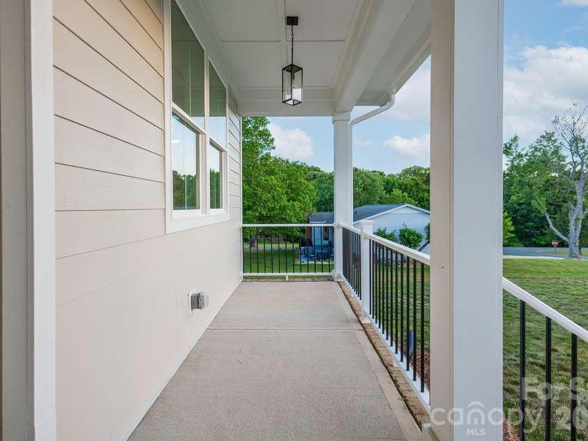 102 Starmount Drive, Kings Mountain, NC 28086.  MLS# CAR4376237, YatesRealty ID 21107. 