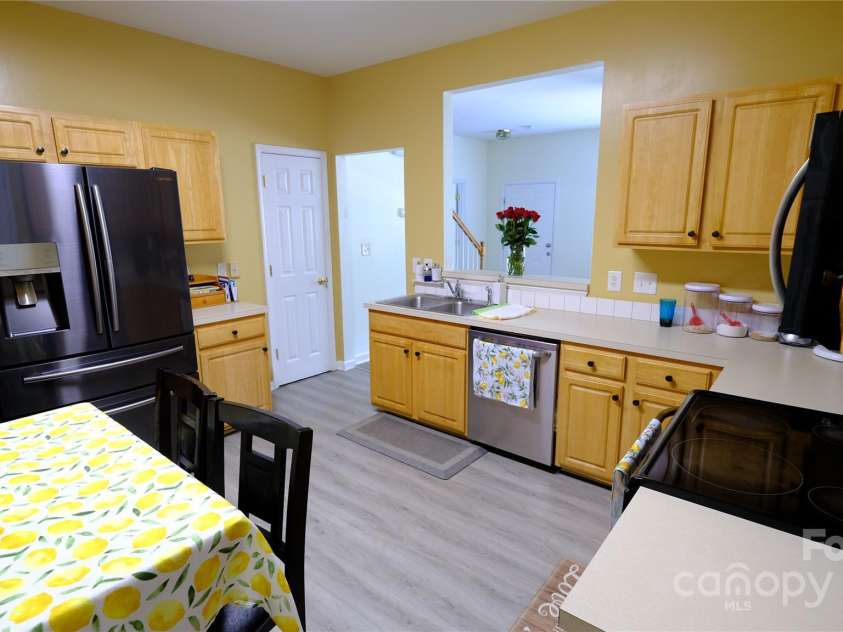 7046 Dorn Circle, Charlotte, NC 28212.  MLS# CAR4265262, YatesRealty ID 21107. 