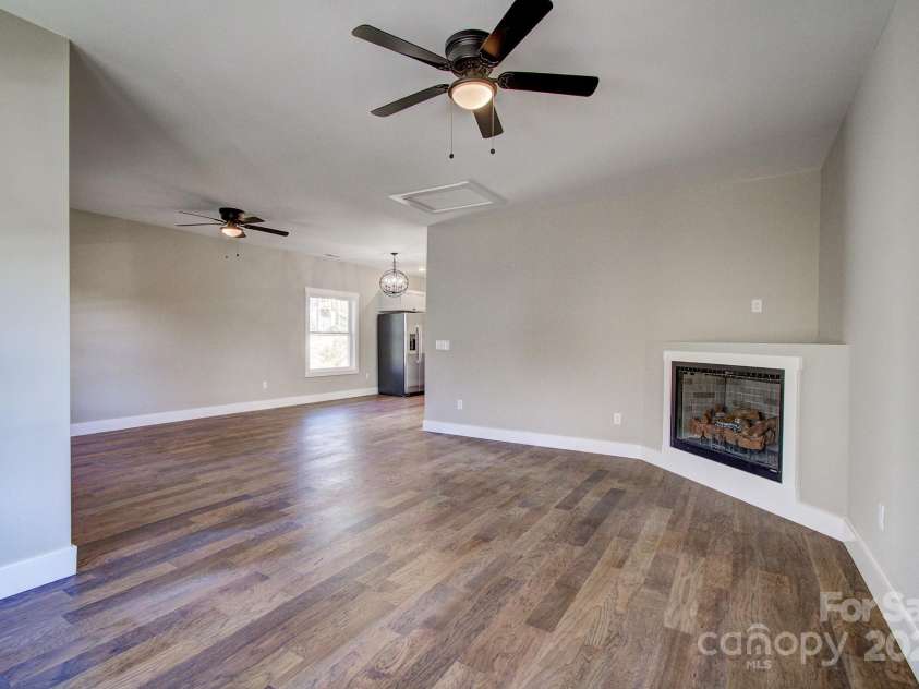 115 Northbend Drive, Asheville, NC 28804.  MLS# CAR4196714, YatesRealty ID 21108. 