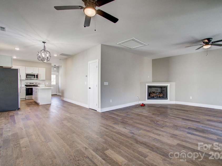 115 Northbend Drive, Asheville, NC 28804.  MLS# CAR4196714, YatesRealty ID 21108. 