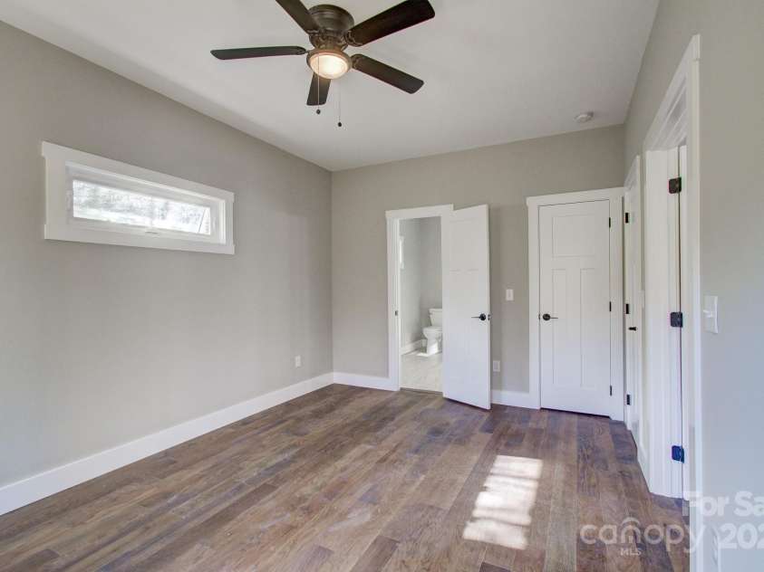 115 Northbend Drive, Asheville, NC 28804.  MLS# CAR4196714, YatesRealty ID 21108. 