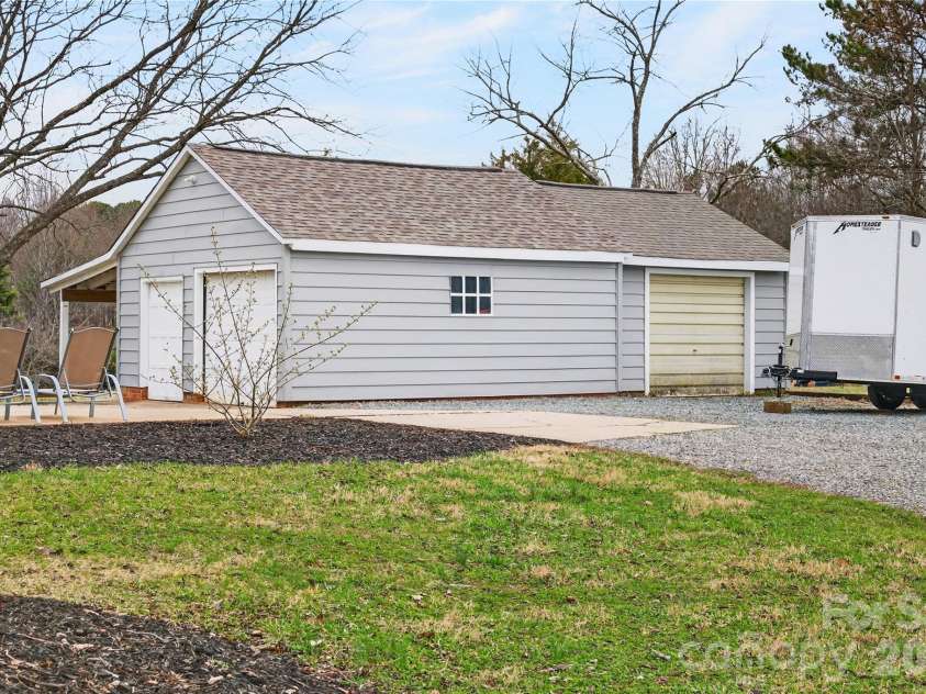 581 Hicks Creek Road, Troutman, NC 28166.  MLS# CAR4378036, YatesRealty ID 21108. 