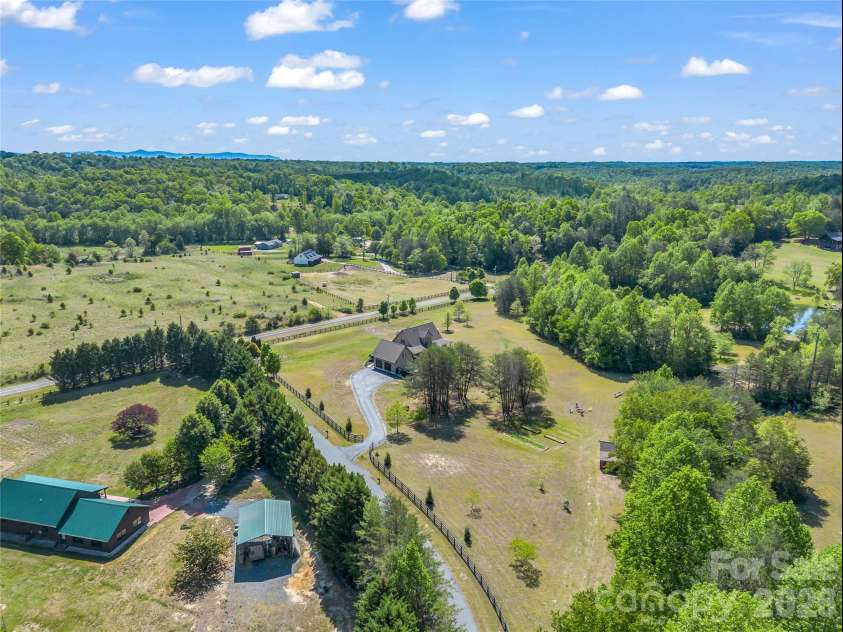 121 Emerald Parkway, Rutherfordton, NC 28139.  MLS# CAR4376283, YatesRealty ID 21109. 