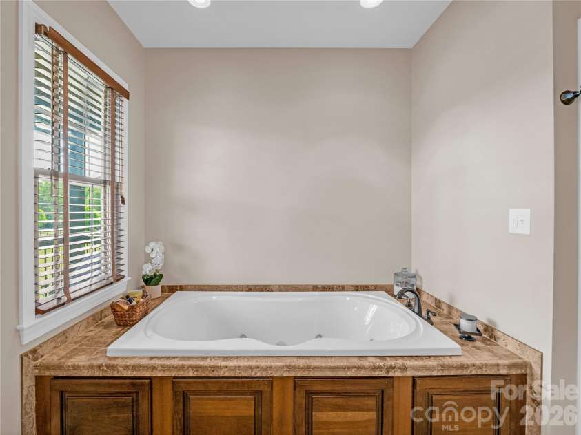 121 Emerald Parkway, Rutherfordton, NC 28139.  MLS# CAR4376283, YatesRealty ID 21109. 